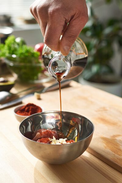 chef-making-salad-2022-02-01-22-40-03-utc